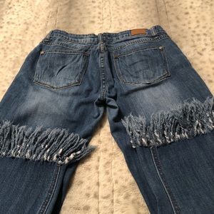 Judy Blue Fringe Hem Cropped Fit Denim Jeans